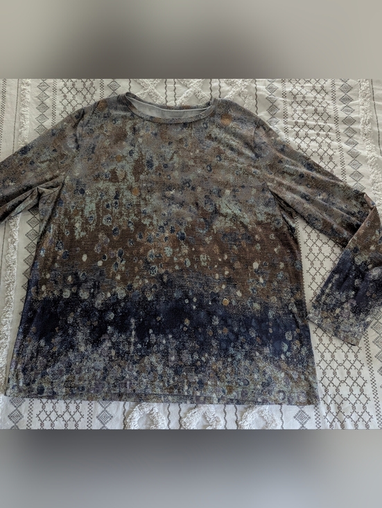 Tops - Abstract Design Shirt